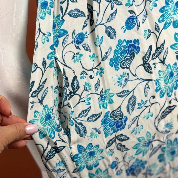 Old Navy Blue and White Floral Maxi Dress - Picture 4 of 14